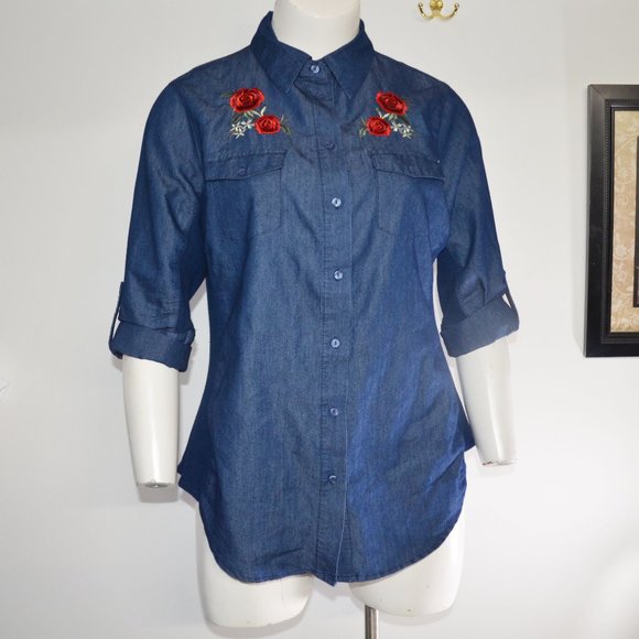 Cavalini Tops - Cavalini Denim Collection Embroidered Top Size 1X